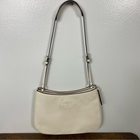 Coach Penelope shoulder bag in Chalk - Picture 2 of 11